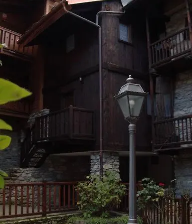 Relais Du Bourg Апартаменты *